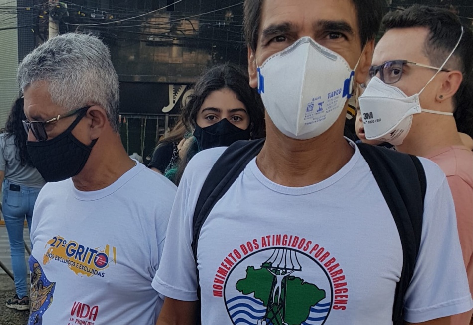 Manifestação contrária ao governo Bolsonaro em Pará de Minas contou com a presença do coordenador estadual do Movimento dos Atingidos por Barragens