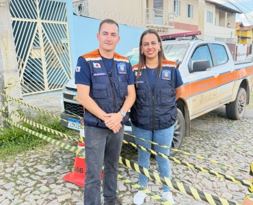 Defesa Civil interdita rua Pedro Melo Franco no Belvedere.