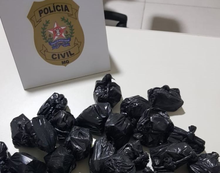 Dupla é presa pela Polícia Civil em Formiga por tráfico de drogas