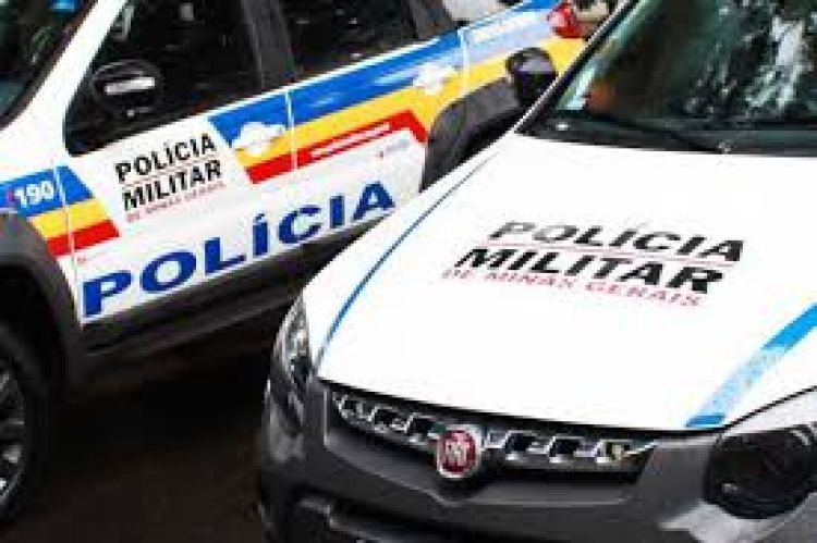 Polícia Militar apreende cocaína e arma de fogo com denunciado por tráfico em Pará de Minas