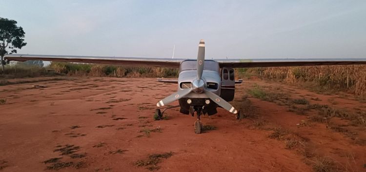 Aeronave suspeita de clonagem, faz pouso em fazenda de Papagaios.