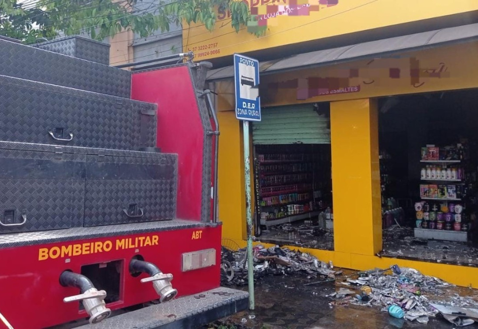 Incêndio em loja de cosméticos no Centro de Divinópolis
