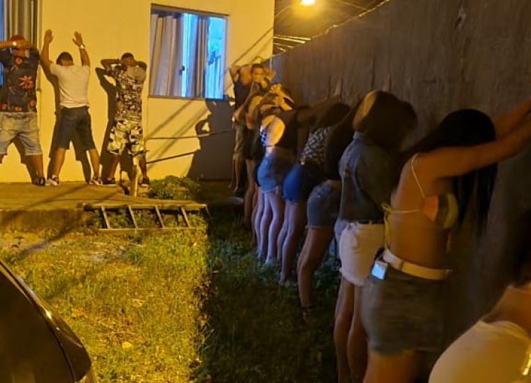 Polícia Militar acaba com festa clandestina em Divinópolis