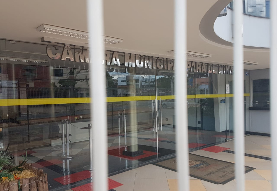 Vereadores de Pará de Minas realizam reunião extraordinária e aprovam a compra de vacinas contra a Covid-19 para o município