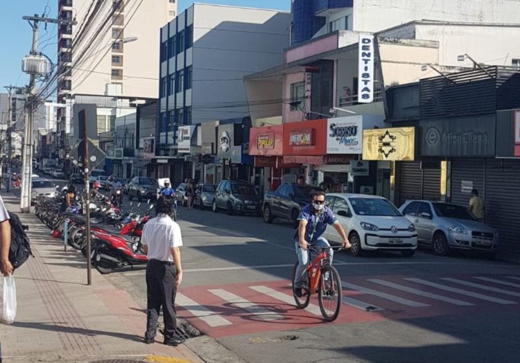 Comércio de Pará de Minas tem horário especial para compras de Natal