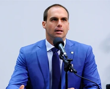 Eduardo Bolsonaro é demitido da Polícia Federal por abandono de cargo