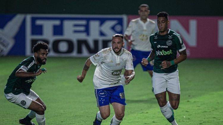 Cruzeiro empata com o Goiás e se distancia do G-4 da Série B