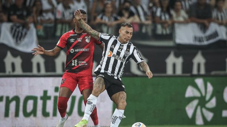 Atlético goleou o Athletico Paranaense e ficou bem próximo do título da Copa do Brasil