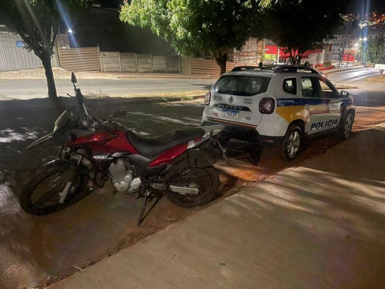 Pará de Minas – Dois indivíduos são presos por tráfico de drogas no bairro Santos Dumont