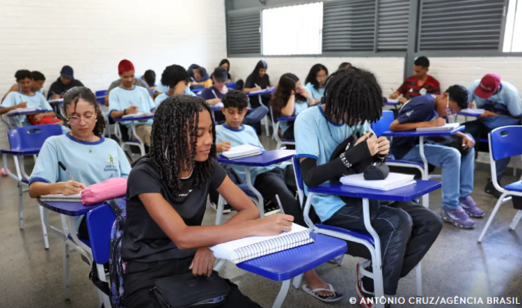 Pé-de-Meia: Estudantes nascidos em julho e agosto recebem a quinta parcela nesta quinta (31)