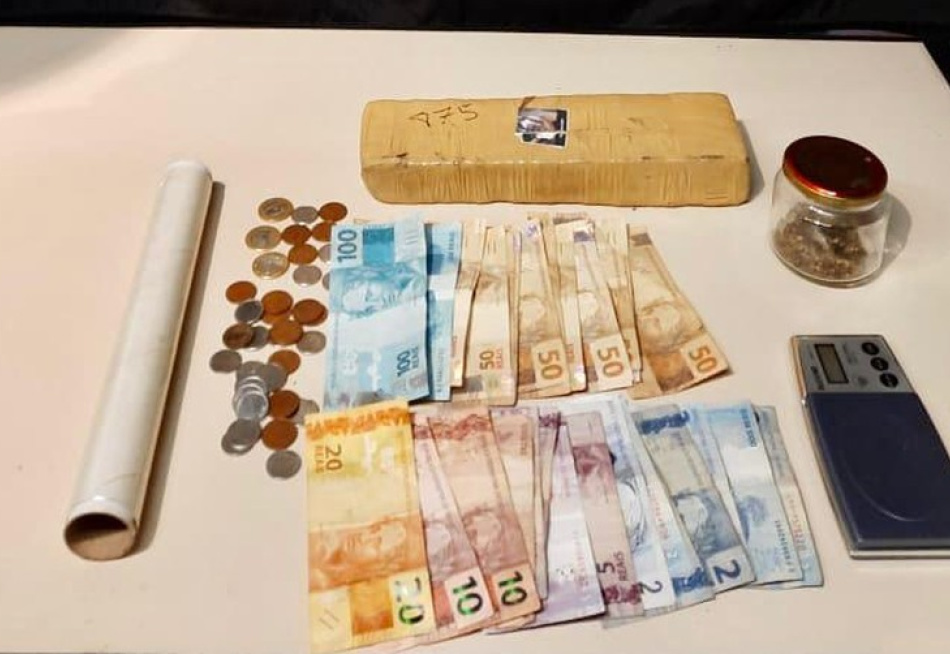 Polícia Militar prendeu em Divinópolis homem acusado de tráfico de drogas