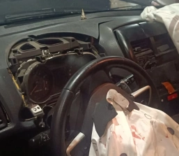 Homem perde o controle e invade comércio no centro de Pará de Minas