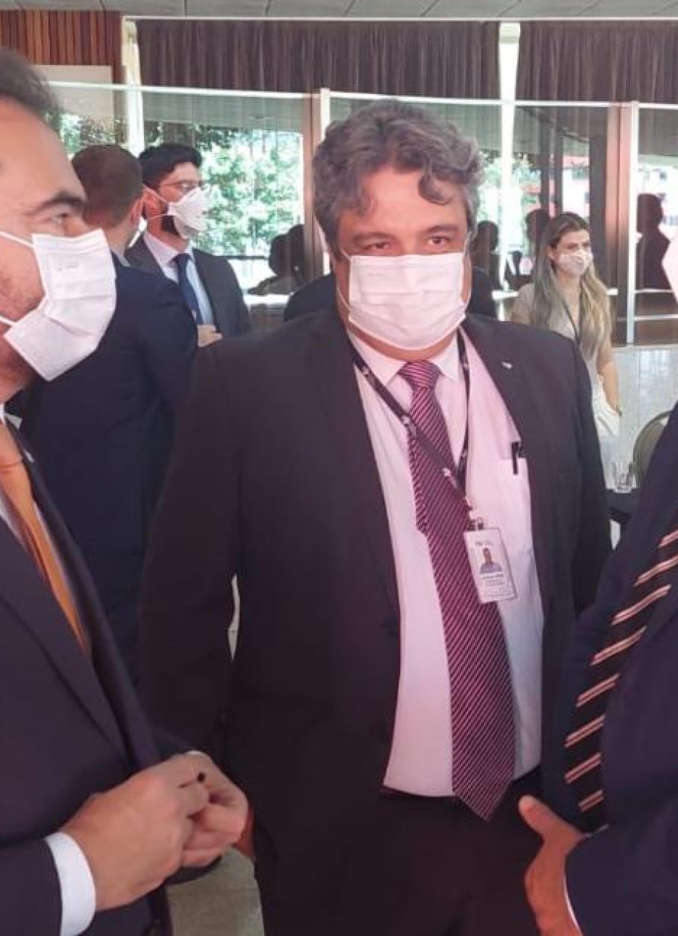 Elias Diniz representou Frente Nacional de Prefeitos em lançamento de relatório do Sistema Nacional de Educação