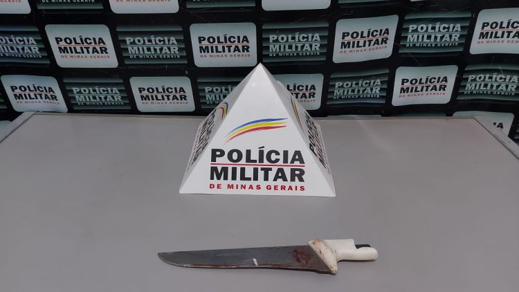 Homem é preso em Pará de Minas após ameaçar a mãe com uma faca
