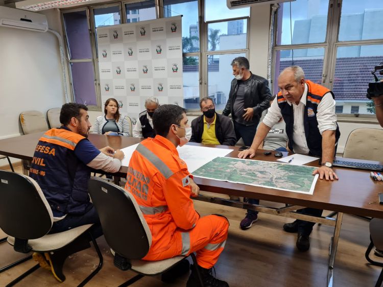 Prefeitura prepara ações emergenciais para população atingida pela chuva