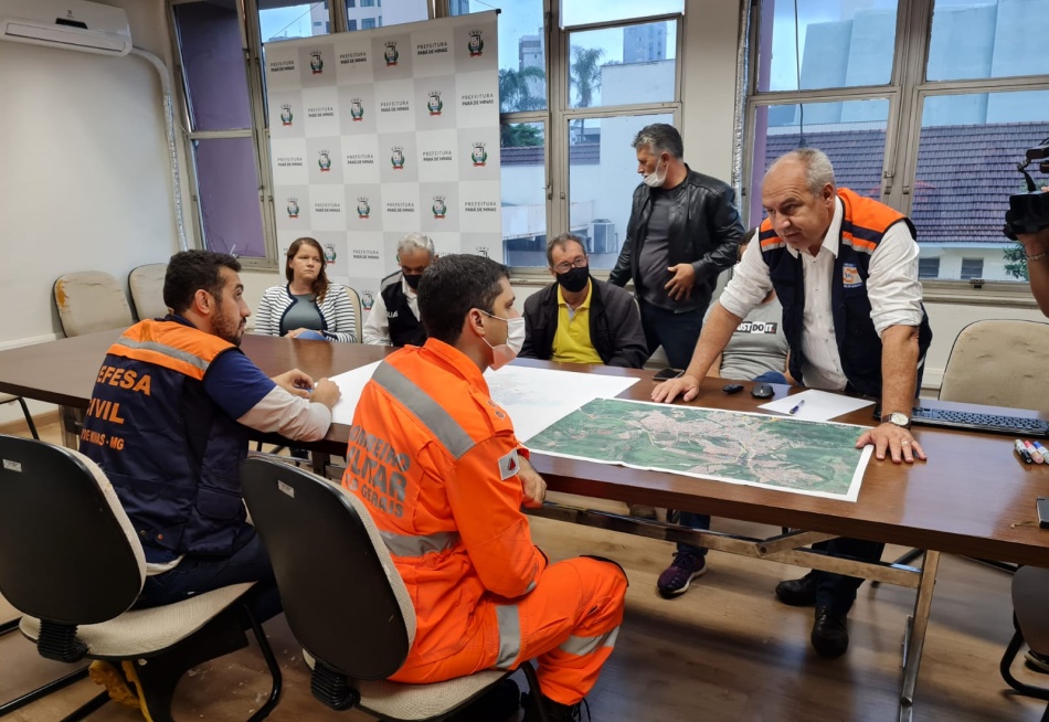 Prefeitura prepara ações emergenciais para população atingida pela chuva