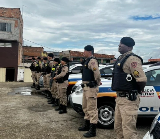 PM realiza Operação Presença em diversos bairros com apoio de Alunos Soldados em Pará de Minas
