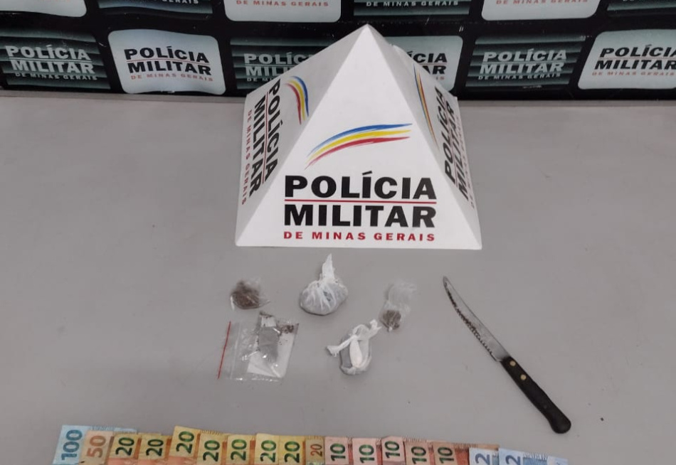 Dupla é presa no bairro Recanto da Lagoa acusada de envolvimento com o tráfico de drogas