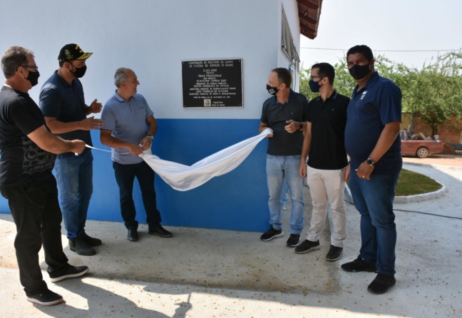 Prefeitura de Pará de Minas inaugurou no último sábado o vestiário do campo de futebol do Distrito de Córrego do Barro