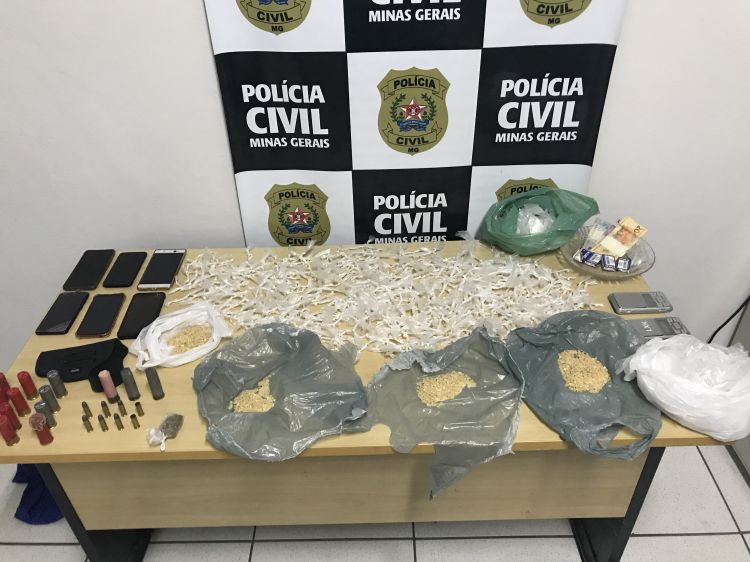 Polícia Civil prende dois homens com mais de 5 mil pedras de crack em Nova Serrana