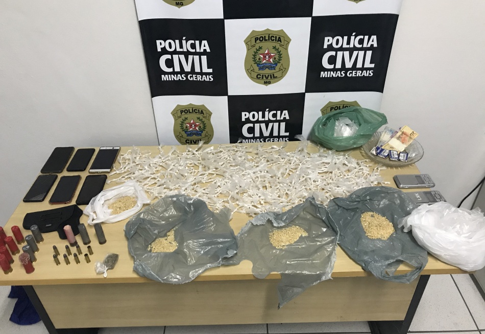 Polícia Civil prende dois homens com mais de 5 mil pedras de crack em Nova Serrana