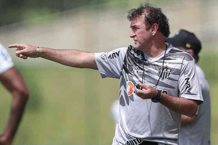 Na reestreia do técnico Cuca, Atlético recebe o Coimbra e tenta manter os 100% de aproveitamento no Campeonato Mineiro