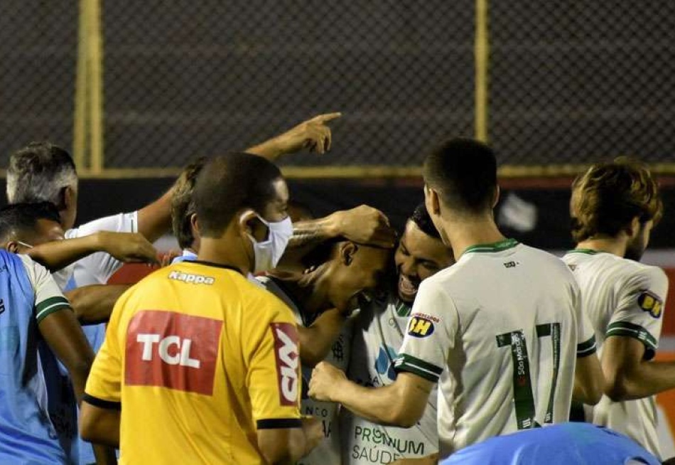 América vence o Vitória e se aproxima do G-4 da Série B