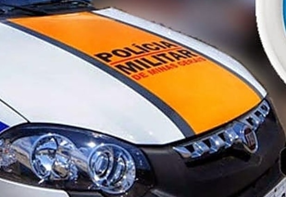 Quatro pessoas ficaram feridas após acidente envolvendo dois carros na BR 262