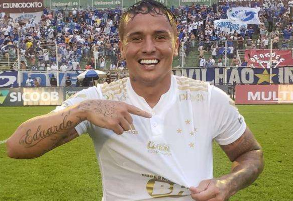 Cruzeiro vira sobre a Caldense e América empata com o Athletic