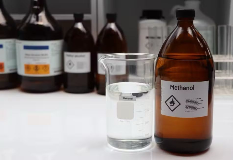 ALERTA IMPORTANTE – CUIDADO COM BEBIDAS ALCOÓLICAS ADULTERADAS