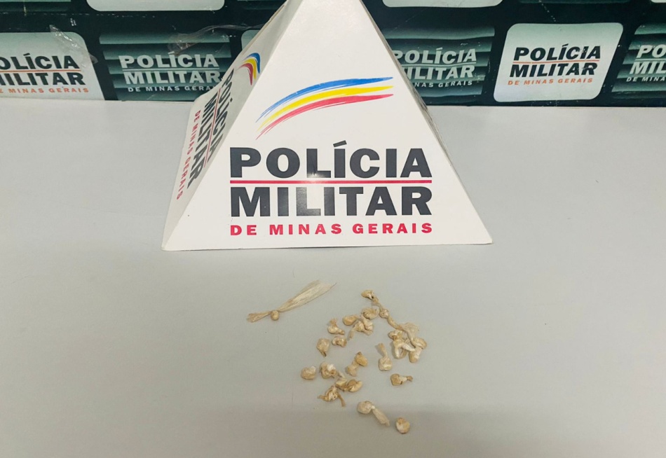 Menor é apreendido na Praça Torquato de Almeida acusado de tráfico de drogas