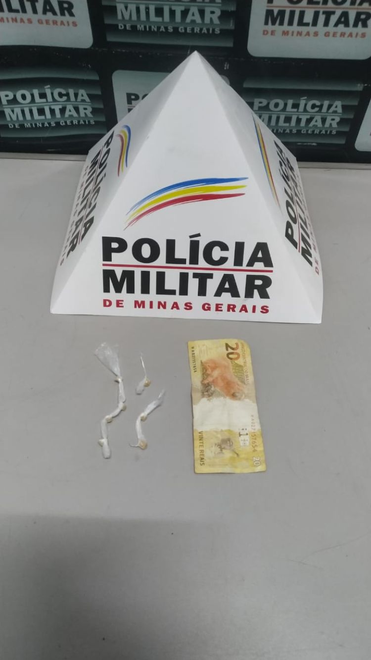 Polícia Militar prende dois adultos e dois menores por tráfico de drogas no bairro Padre Libério