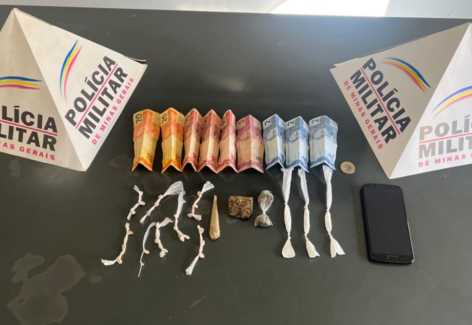 PM PRENDE SUSPEITO DE PRATICAR TRÁFICO DE DROGAS NO CENTRO DE PAPAGAIOS.