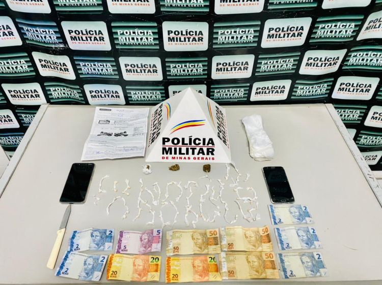 Polícia Militar apreendeu 95 pedras de crack e três buchas de maconha no bairro Novo Horizonte, em Pará de Minas