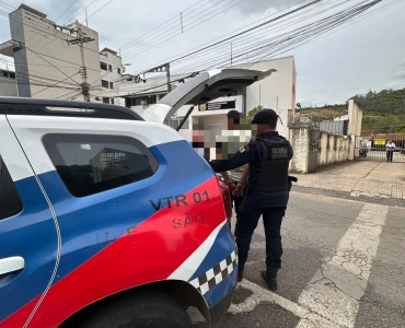 GCM apreende motocicleta e substância semelhante à maconha durante blitz educativa em Pará de Minas