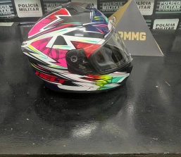 Suspeita de furtar capacete é presa em Pará de Minas