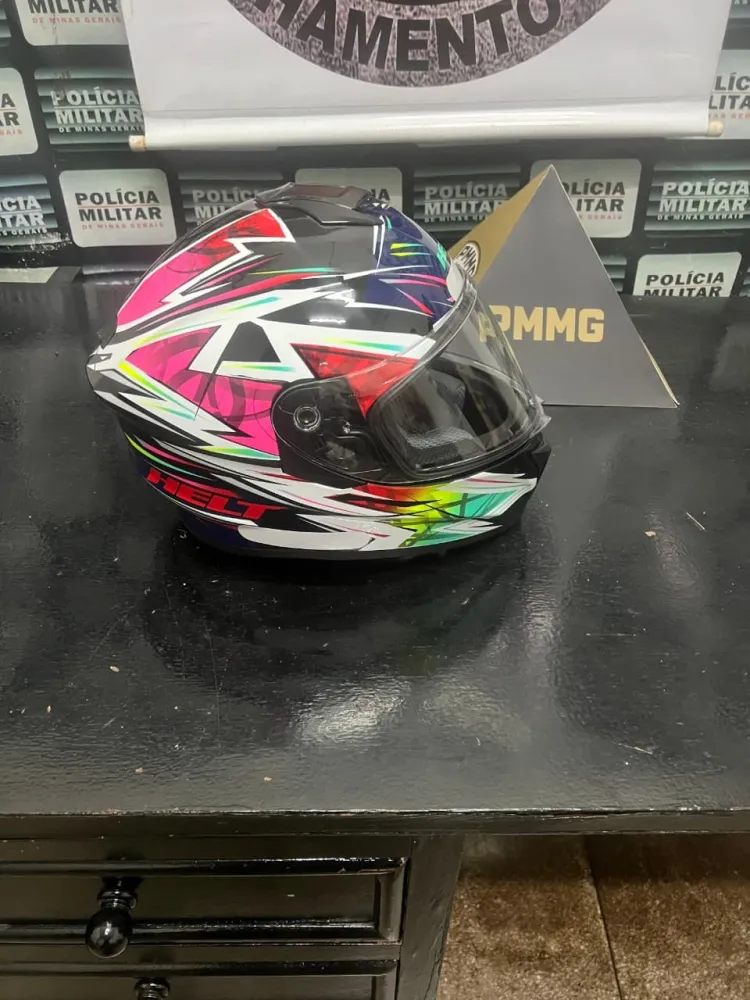 Suspeita de furtar capacete é presa em Pará de Minas