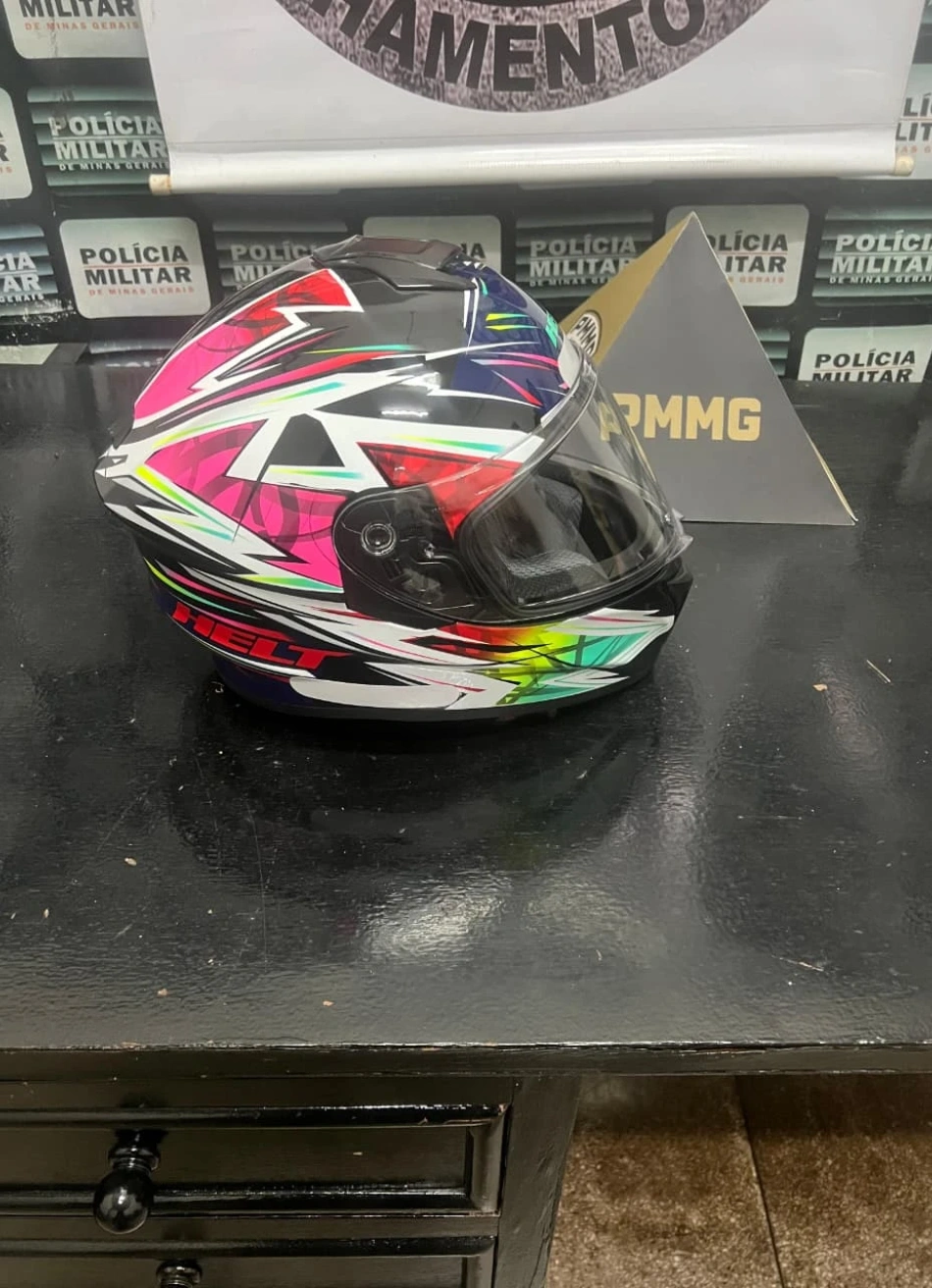Suspeita de furtar capacete é presa em Pará de Minas