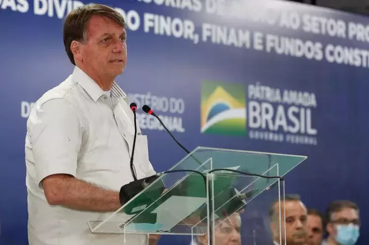 Bolsonaro editou Medida Provisário que libera a compra de vacina sem licitação e antes de aval da Anvisa