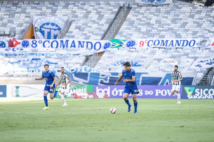 Cruzeiro vence o Athletic Club e assume o quarto lugar na tabela de classificação do Campeonato Mineiro