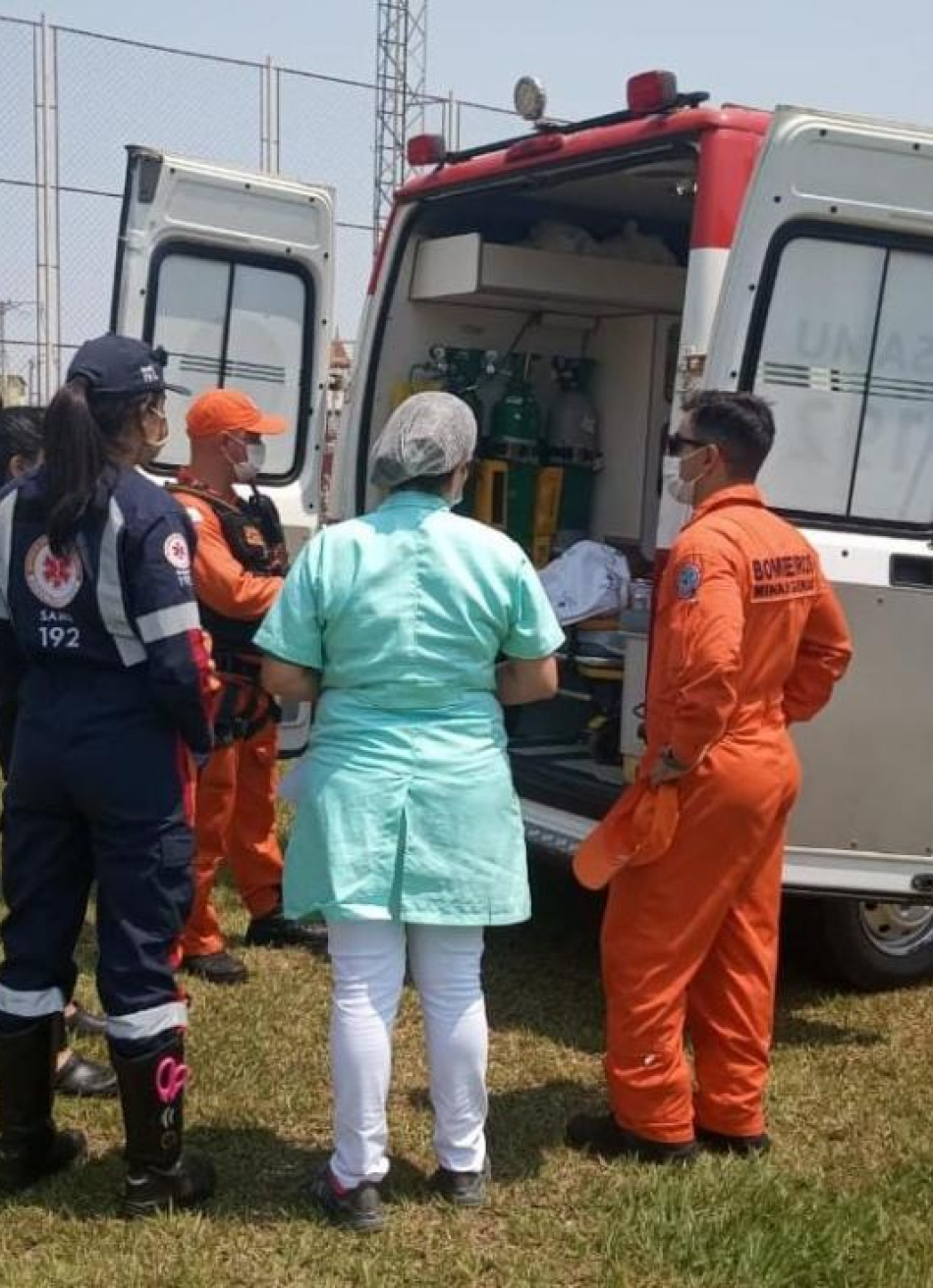 Após acidente com roçadeira em Pitangui, homem fica ferido gravemente e é levado de helicóptero para Hospital João XXIII em Belo Horizonte