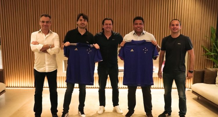 Ronaldo Fenômeno anunciou compra de ações do Cruzeiro SAF por R$ 400 milhões