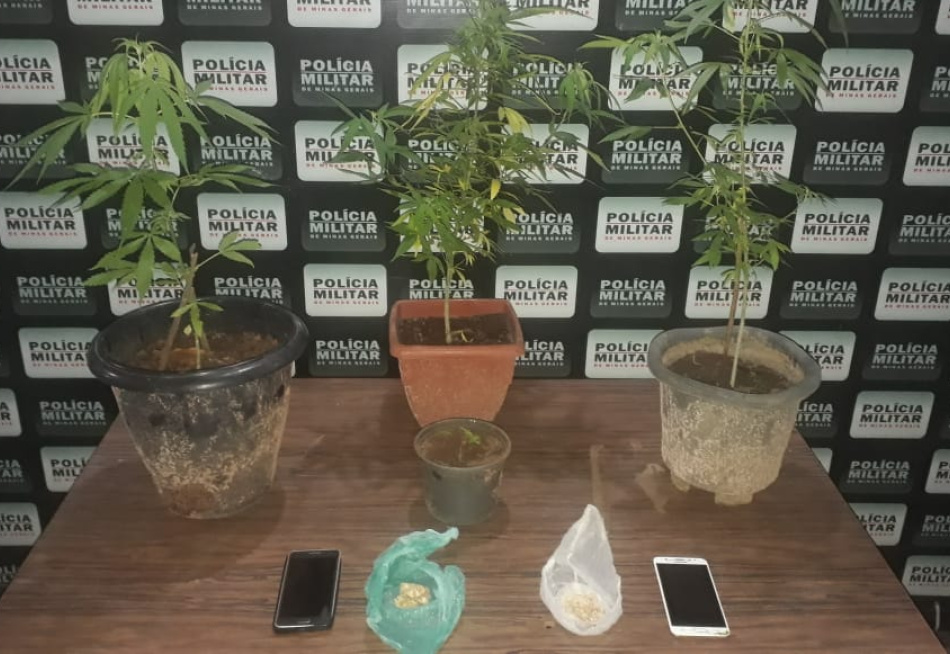 Polícia Militar apreende drogas e efetua prisão de pai e filho em Pompéu