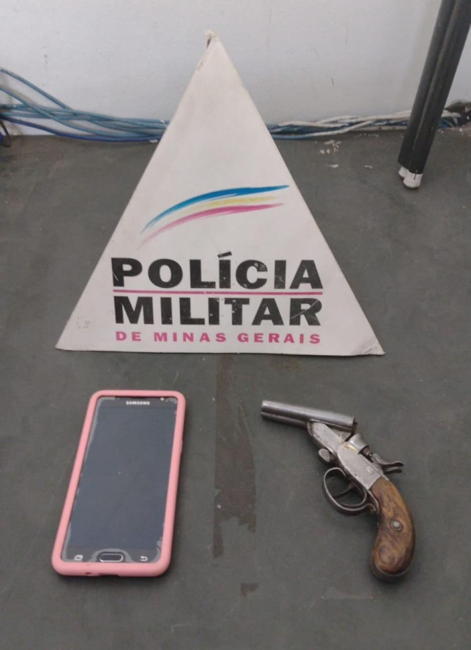Homem é preso pela Polícia Militar em Bom Despacho com uma garrucha calibre 22