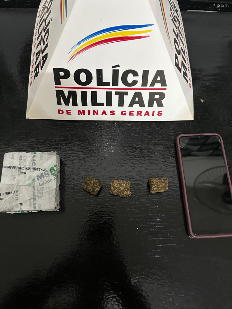 Pará de Minas – Ação do GEPMOR resulta na apreensão de entorpecentes e prisão de suspeito