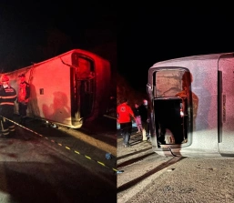 Tragédia na BR-262: ônibus de turismo tomba, deixa três mortos e 45 feridos