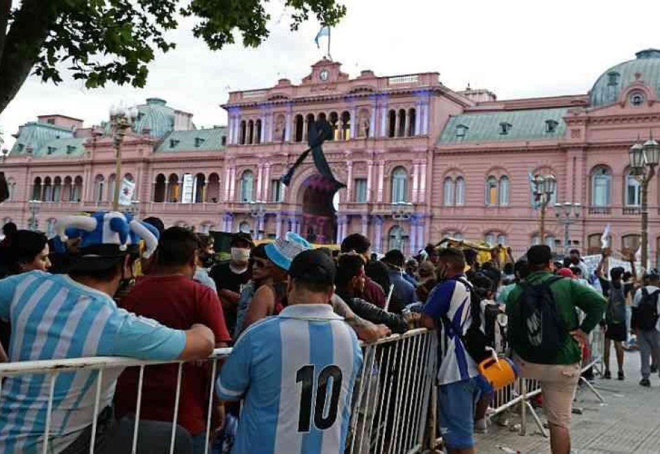 Último adeus a Maradona tem expectativa de mais de 1 milhão de pessoas