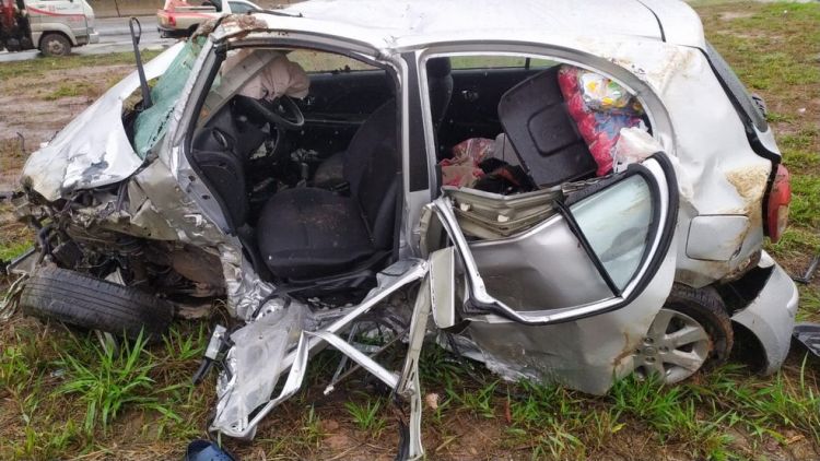 Homem morre e mulher fica ferida em acidente em Nova Serrana