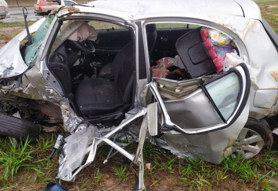 Homem morre e mulher fica ferida em acidente em Nova Serrana