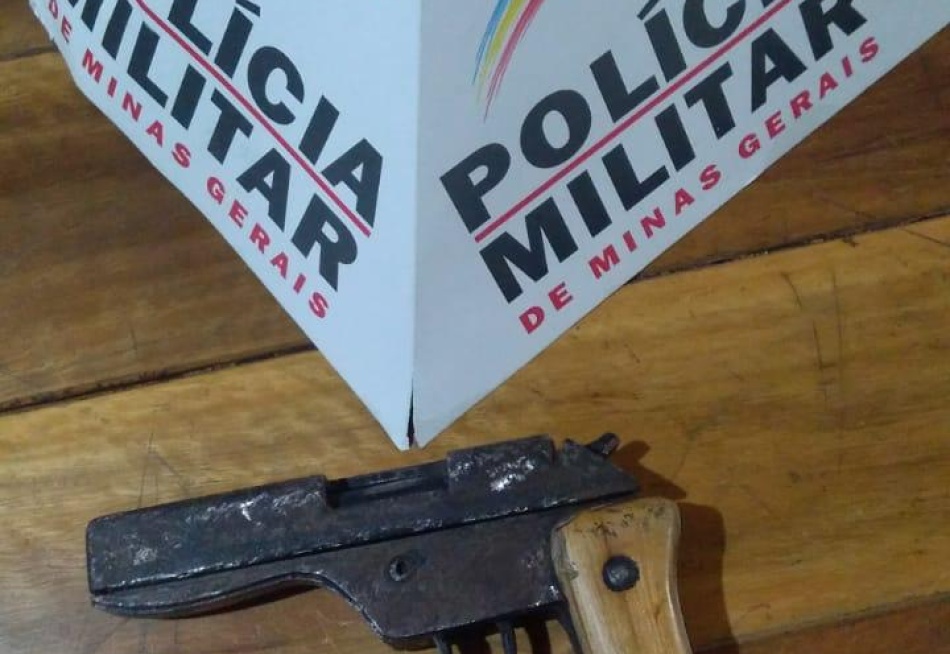 Polícia Militar apreende arma de fogo no povoado de Albert Issacson